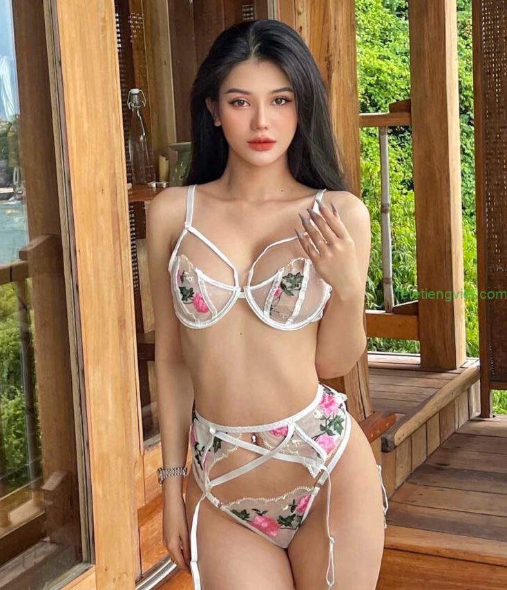 Bộ sưu tập 77+ ảnh nóng hot girl Nguyễn Phương Trinh thả dáng gợi dục với ba vòng nét căng