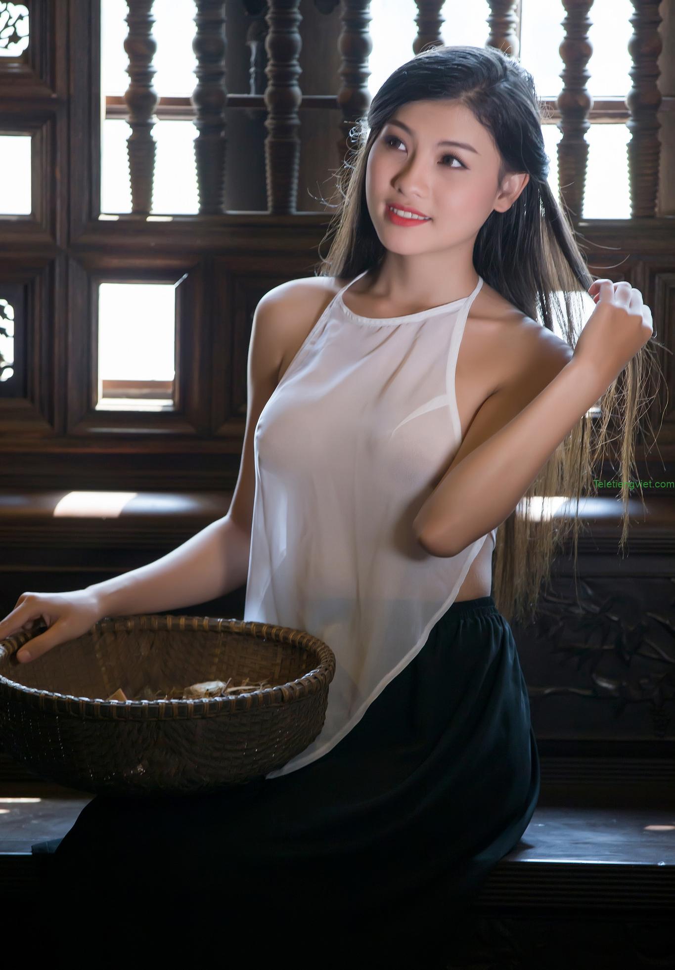 Bộ ảnh sex của em áo yếm tím rịm Girl Xinh hot nhất